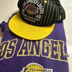 Los Angeles Lakers Purple T-Shirt & Hat